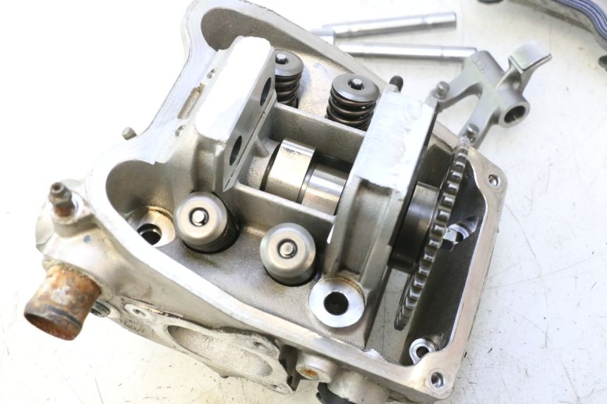 photo de TESTATA ANTERIORE GILERA GP 800 (2007 - 2013) - Focus sulla struttura