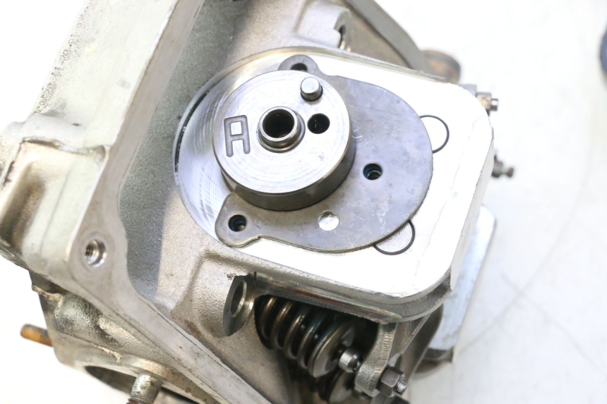photo de TESTATA ANTERIORE GILERA GP 800 (2007 - 2013) - Angolazione alternativa