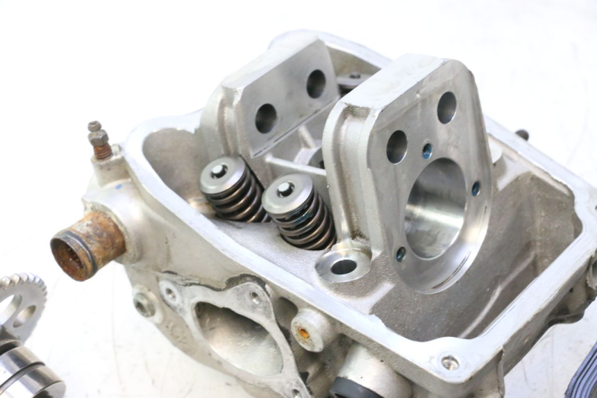 photo de TESTATA ANTERIORE GILERA GP 800 (2007 - 2013) - Zoom sullo stato d'uso