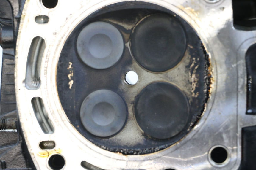 photo de TESTATA ANTERIORE MOTO GUZZI NORGE 8V GT 1200 (2011 - 2016) - Zoom sullo stato d'uso