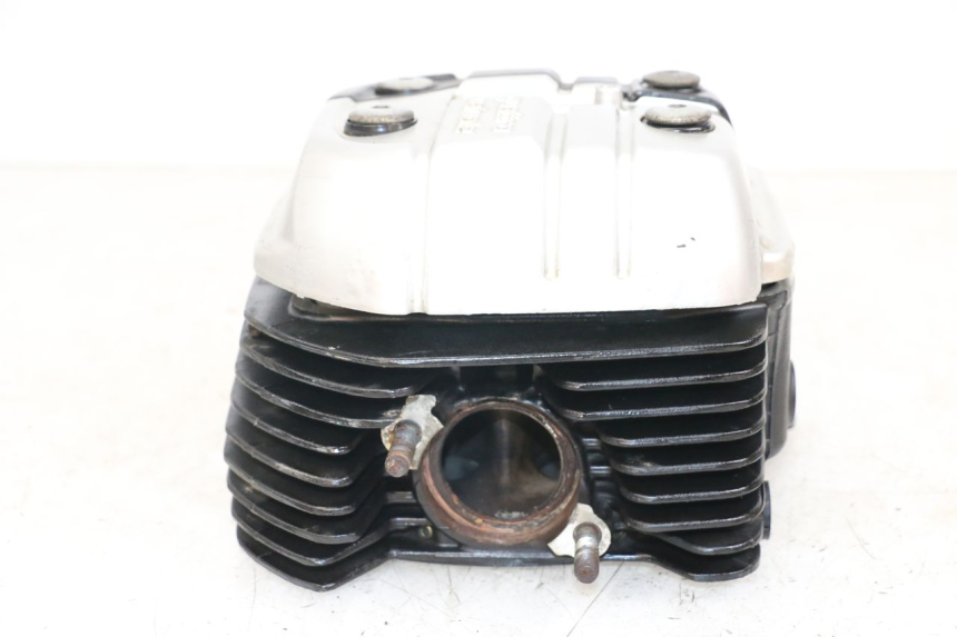 photo de TESTATA ANTERIORE MOTO GUZZI NORGE 8V GT 1200 (2011 - 2016) - Dettagli dei punti di fissaggio