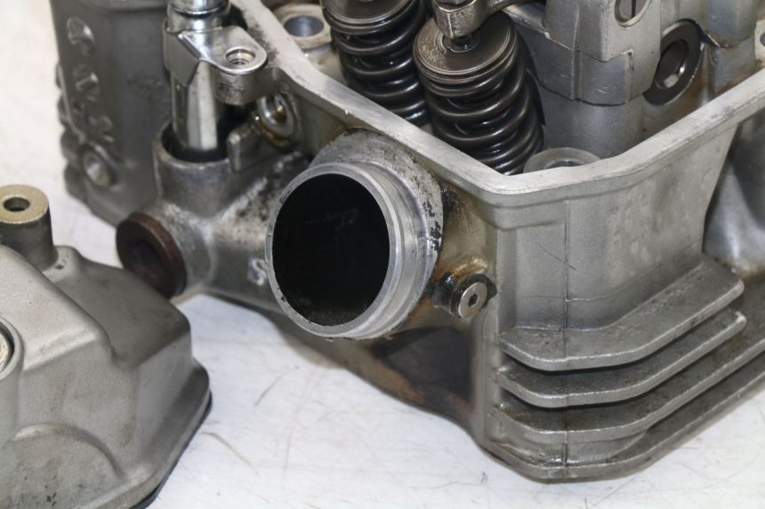 photo de TESTATA ANTERIORE HONDA NTV REVERSE 650 (1988 - 1988) - Focus sulla struttura