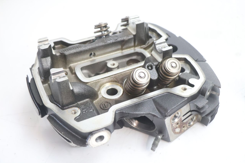 photo de TESTATA ANTERIORE HARLEY DAVIDSON ROAD GLIDE FLTRXSE 1920 (2018 - 2022) - Zoom sullo stato d'uso