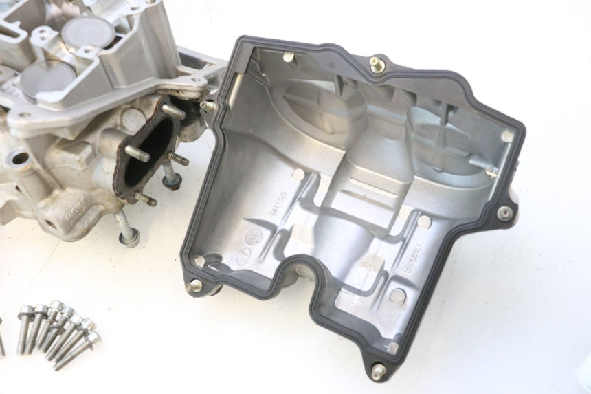 photo de TESTATA ANTERIORE CAN-AM SPYDER RS 1000 (2008 - 2012) - Marcature e riferimenti originali