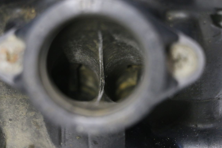 photo de TESTATA ANTERIORE SUZUKI SV N 650 (1999 - 2002) - Primo piano tecnico