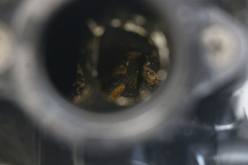 photo de TESTATA ANTERIORE SUZUKI SV N 650 (1999 - 2002) - Altra angolazione