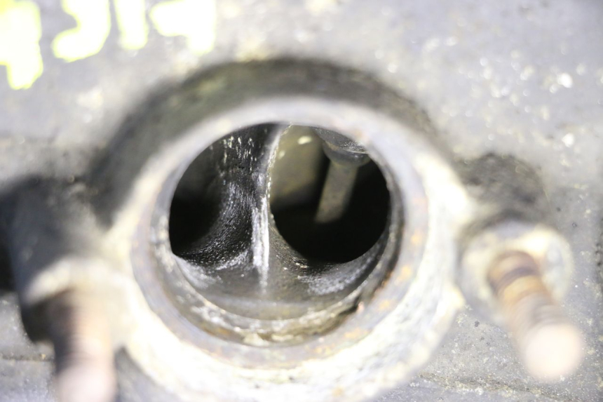 photo de TESTATA ANTERIORE SUZUKI SV N 650 (1999 - 2002) - Zoom sui componenti