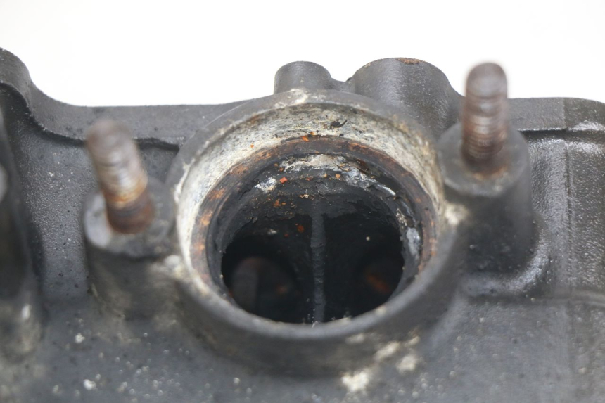 photo de TESTATA ANTERIORE SUZUKI SV N 650 (1999 - 2002) - Stato della superficie e materiale