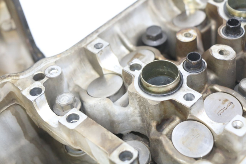 photo de TESTATA ANTERIORE HONDA VFR FI RC46 800 (1998 - 2001) - Zoom sui componenti