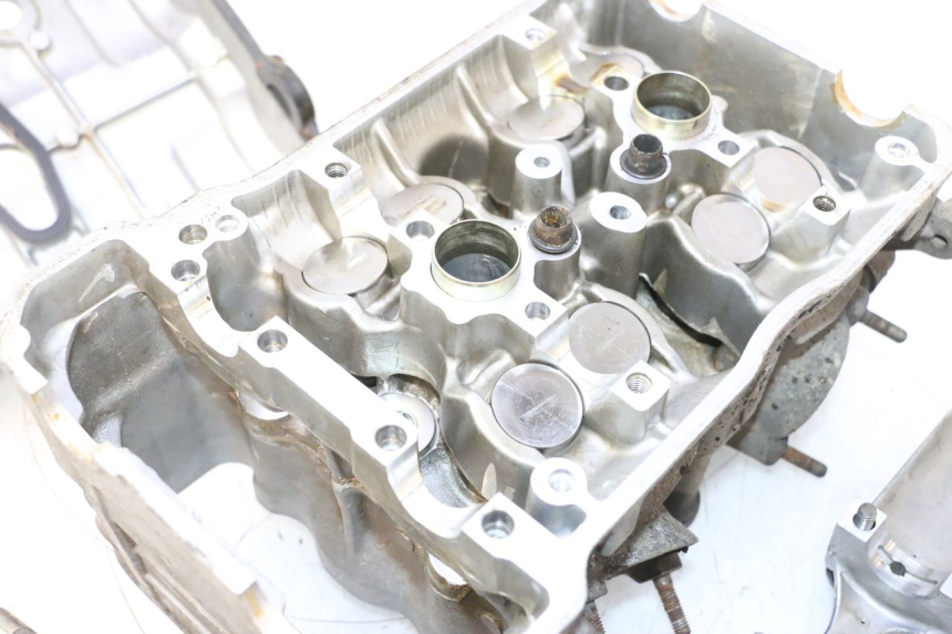 photo de TESTATA ANTERIORE HONDA VFR FI RC46 800 (1998 - 2001) - Altra vista dell'articolo