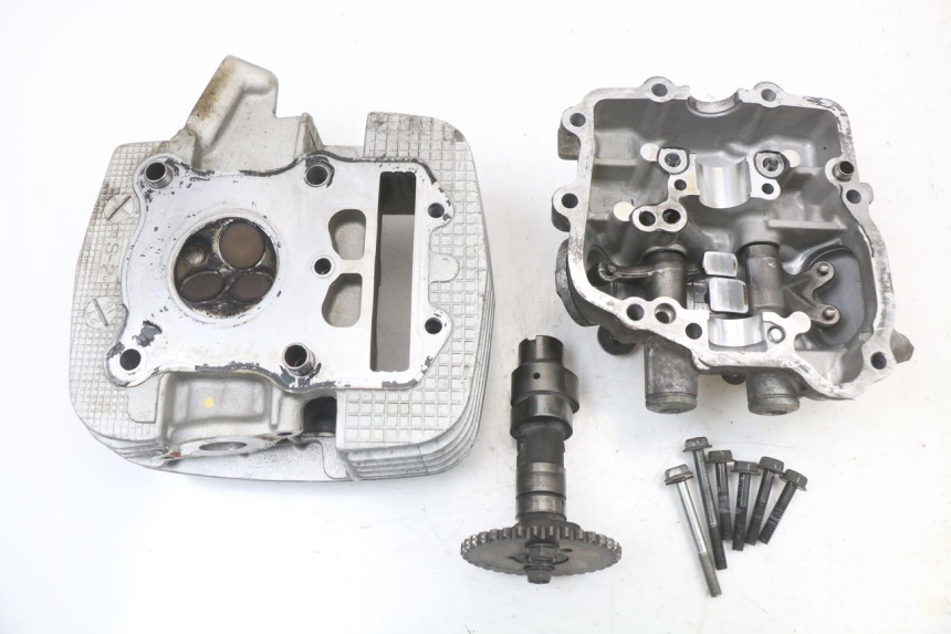 photo de TESTATA ANTERIORE SUZUKI VL INTRUDER 125 (2004 - 2007) - Zoom sullo stato d'uso