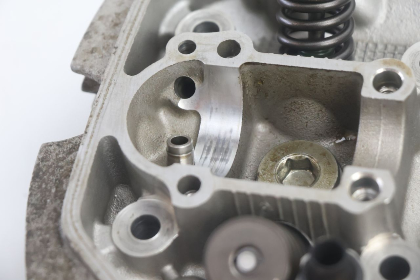 photo de TESTATA ANTERIORE HONDA XLV VARADERO 125 (2007 - 2012) - Zoom sullo stato d'uso