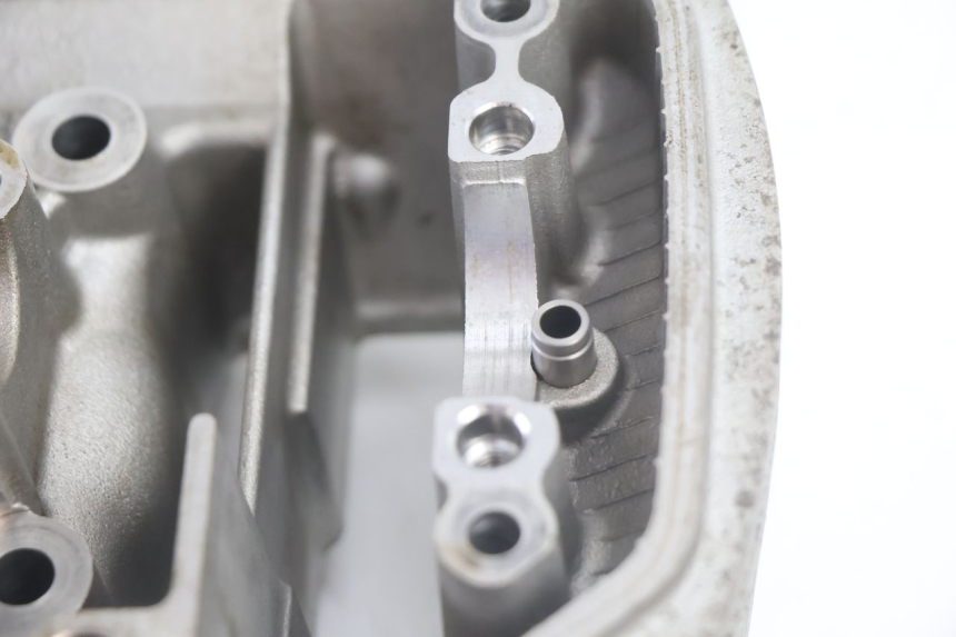 photo de TESTATA ANTERIORE HONDA XLV VARADERO 125 (2007 - 2012) - Primo piano tecnico