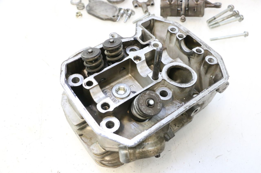 photo de TESTATA ANTERIORE HONDA XRV AFRICA TWIN 750 (1990 - 1992) - Primo piano ad alta risoluzione