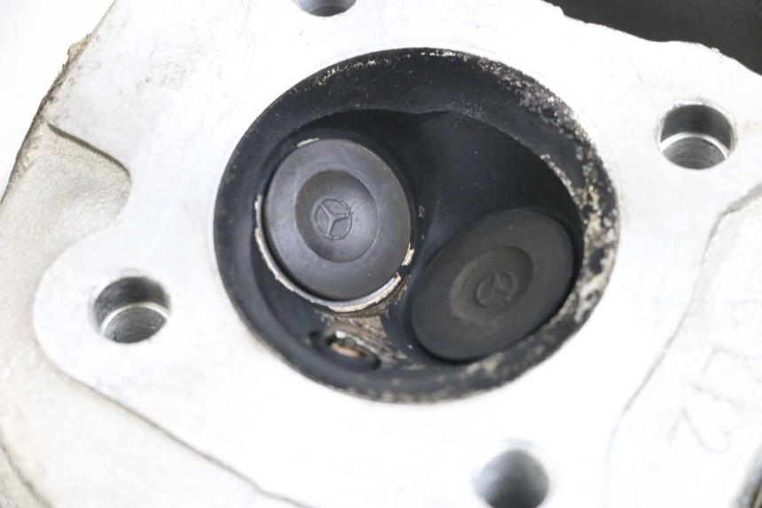 photo de TESTATA JONWAY AZTRAL 125 (2008 - 2017) - Dettagli dei punti di fissaggio