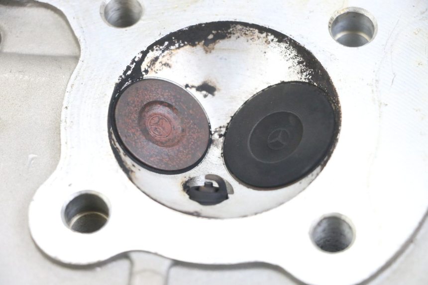 photo de TESTATA JONWAY AZTRAL 125 (2008 - 2017) - Zoom sui componenti