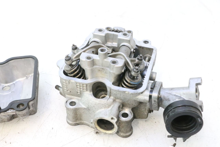 photo de TESTATA SUZUKI BURGMAN 125 (2007 - 2014) - Zoom sui componenti
