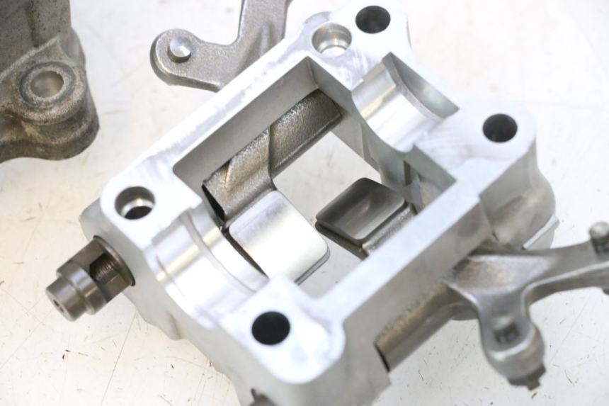 photo de TESTATA SUZUKI BURGMAN 125 (2007 - 2014) - Stato della superficie e materiale