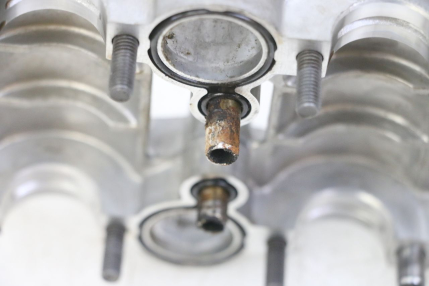 photo de TESTATA HONDA CB R 1000 (2018 - 2023) - Zoom sullo stato d'uso