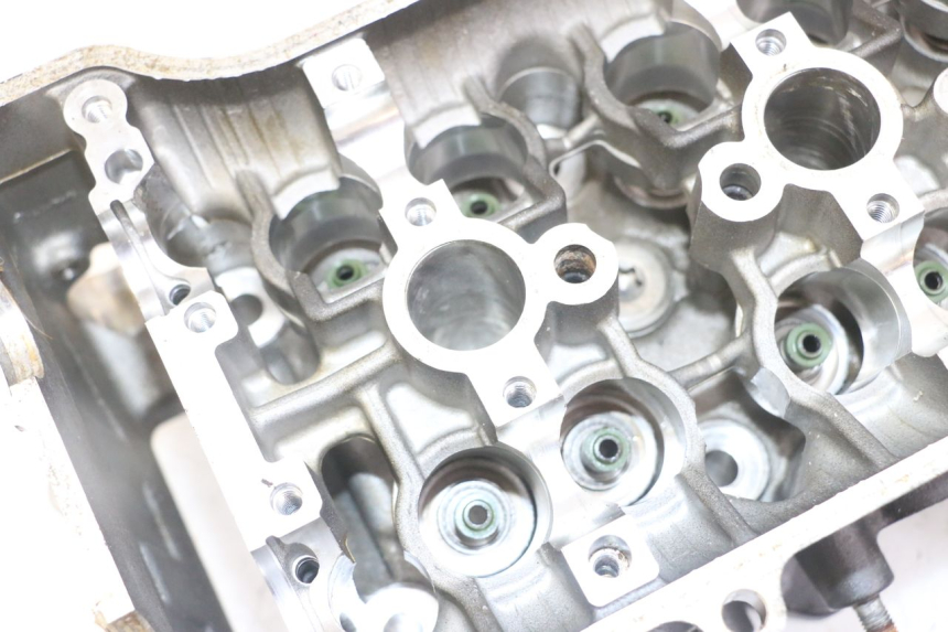 photo de TESTATA HONDA CB R 1000 (2018 - 2023) - Zoom sui componenti