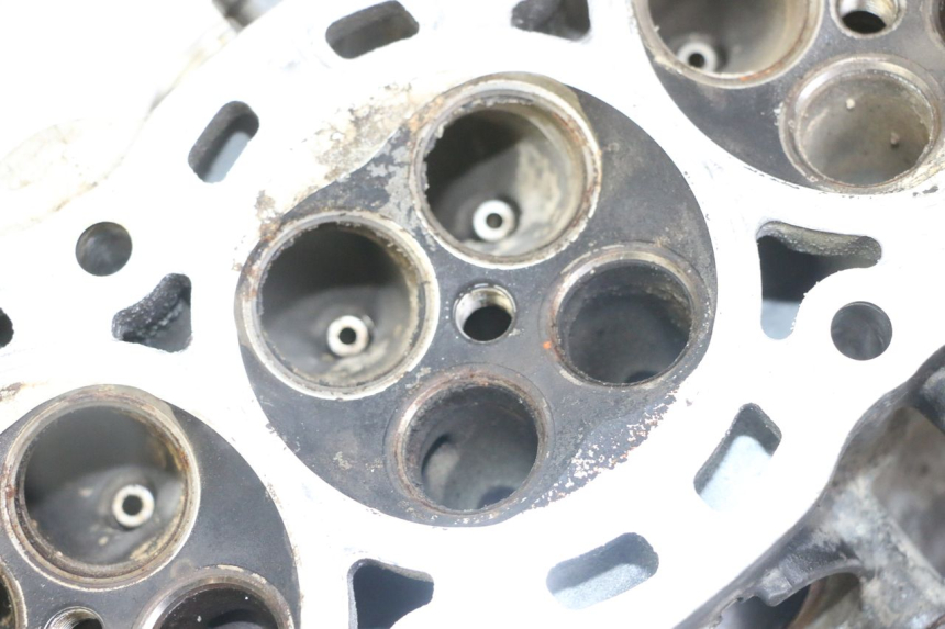 photo de TESTATA HONDA CB R 1000 (2018 - 2023) - Dettagli dei punti di fissaggio