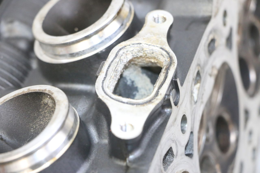 photo de TESTATA HONDA CB R 1000 (2018 - 2023) - Ricambio usato controllato