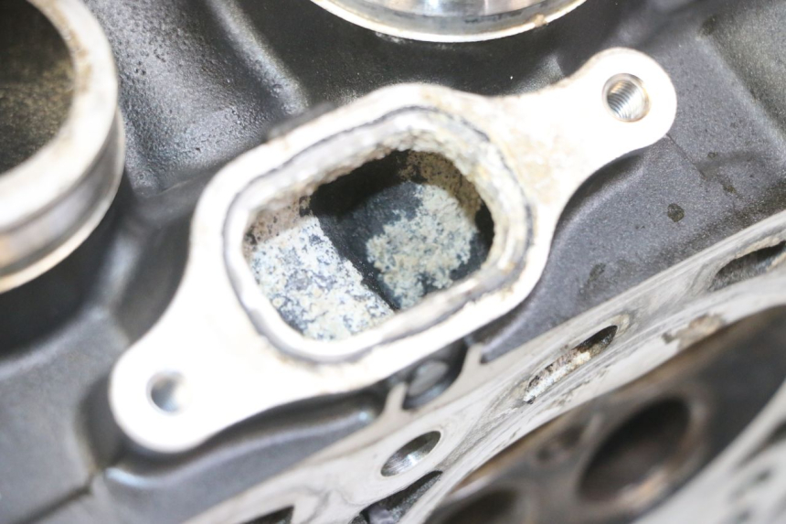 photo de TESTATA HONDA CB R 1000 (2018 - 2023) - Marcature e riferimenti originali