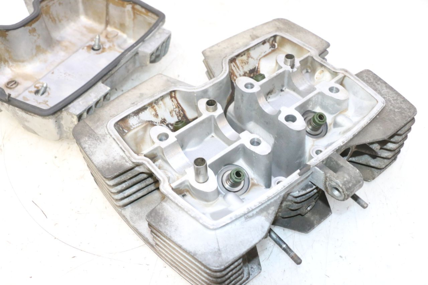 photo de TESTATA HONDA CB TWO FIFTY 250 (1991 - 2002) - Primo piano tecnico