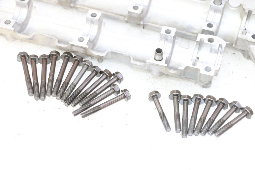 photo de TESTATA HONDA CBR RR FIREBLADE 900 (1992 - 1994) - Zoom sullo stato d'uso