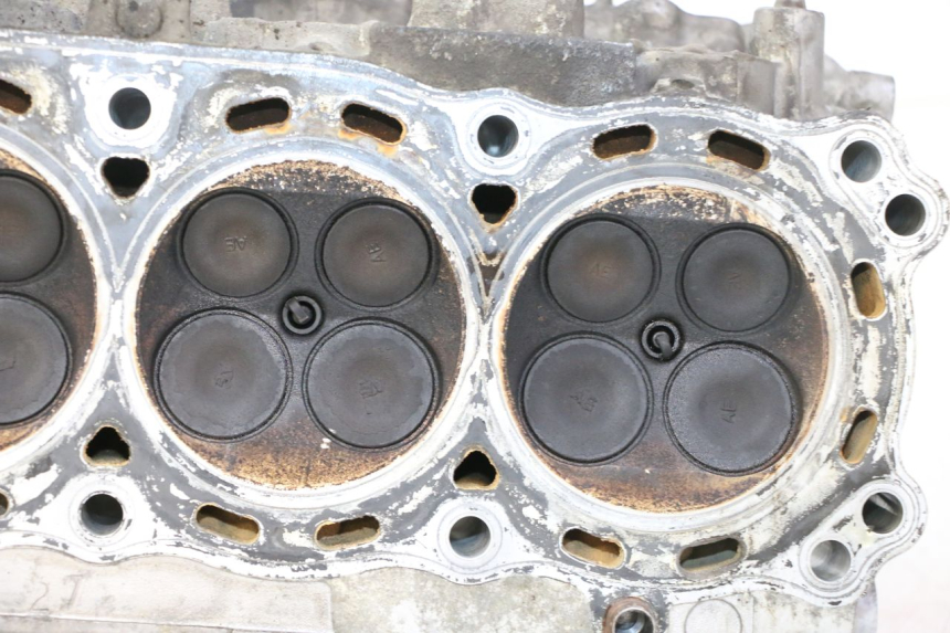 photo de TESTATA HONDA CBR RR FIREBLADE 900 (1992 - 1994) - Stato della superficie e materiale