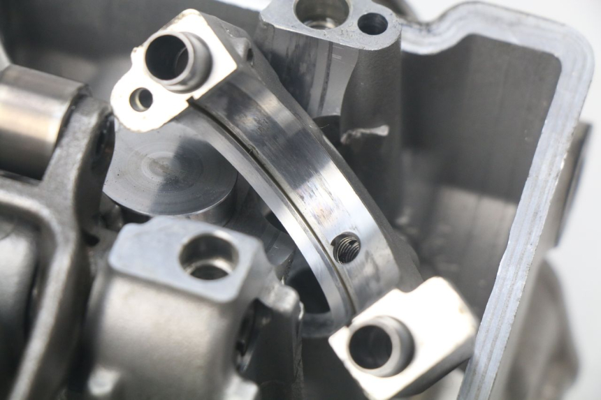 photo de TESTATA HONDA CRF 250 (2016 - 2017) - Primo piano tecnico