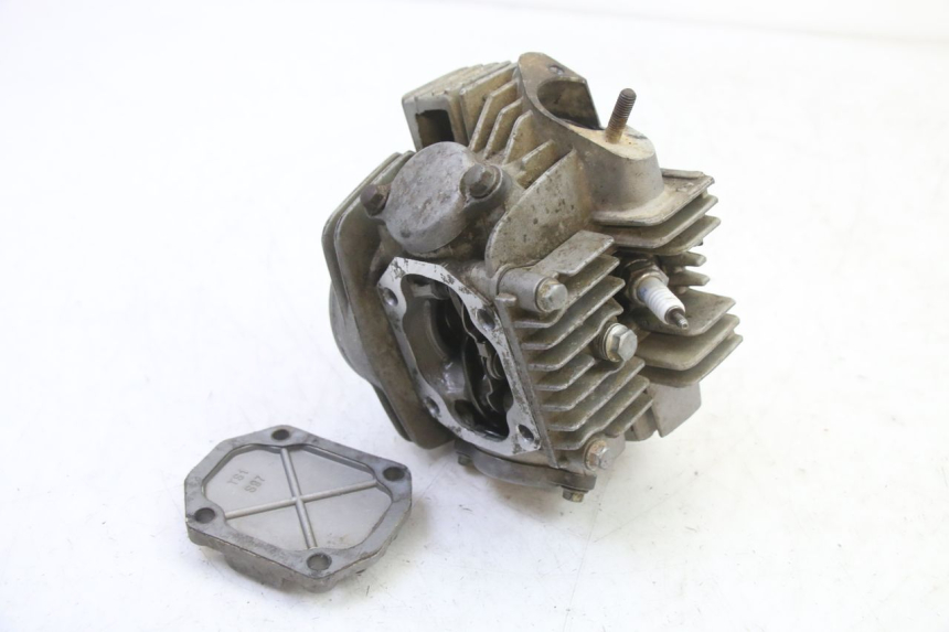 photo de TESTATA BSE DIRTBIKE PH10L 125 - Dettagli dei punti di fissaggio