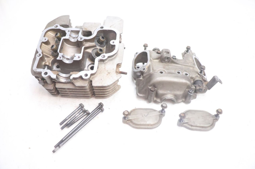 photo de TESTATA SUZUKI DR S 600 (1985 - 1989) - Dettagli dei punti di fissaggio