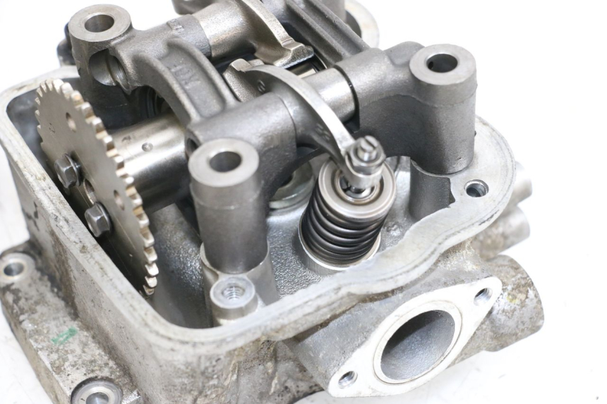 photo de Testata HONDA FES S-WING SWING ABS 125 (2007 - 2015) - Altra vista dell'articolo