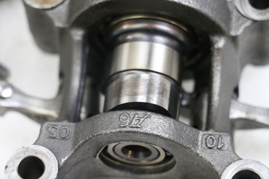 photo de Testata HONDA FES S-WING SWING ABS 125 (2007 - 2015) - Zoom sui componenti