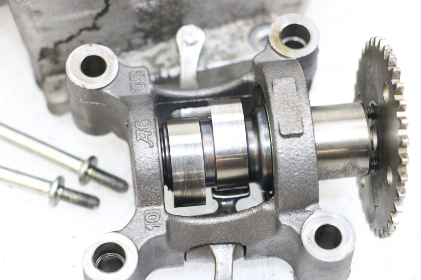 photo de Testata HONDA FES S-WING SWING ABS 125 (2007 - 2015) - Ispezione visiva dettagliata