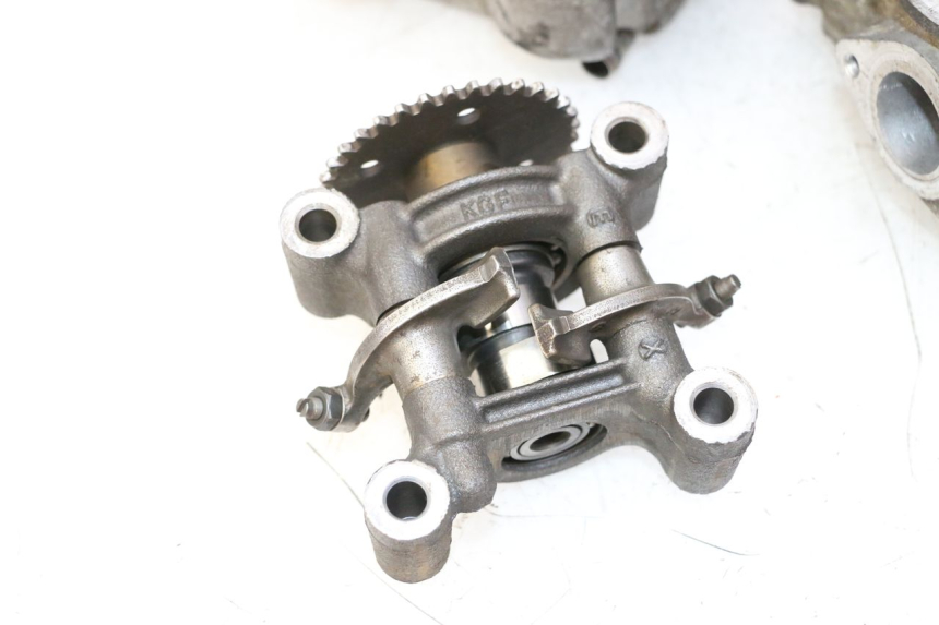 photo de Testata HONDA FES S-WING SWING ABS 125 (2007 - 2015) - Primo piano ad alta risoluzione