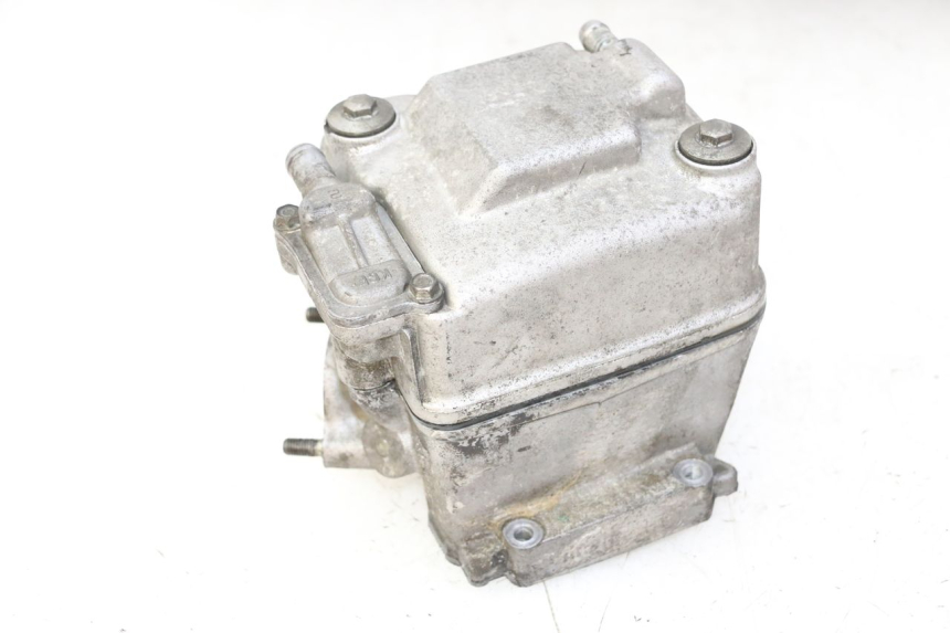 photo de Testata HONDA FES S-WING SWING ABS 125 (2007 - 2015) - Primo piano tecnico