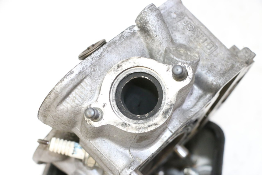 photo de Testata HONDA FES S-WING SWING ABS 125 (2007 - 2015) - Marcature e riferimenti originali