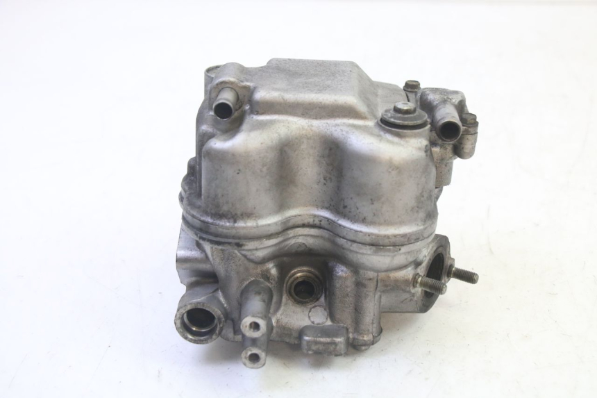 photo de Testata HONDA FES S-WING SWING ABS 125 (2007 - 2015) - Caratteristiche distintive