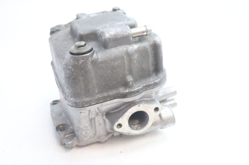photo de Testata HONDA FES S-WING SWING ABS 125 (2007 - 2015) - Angolazione alternativa