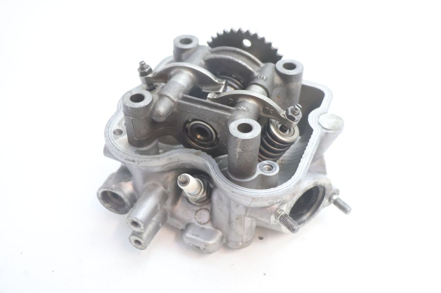 photo de Testata HONDA FES S-WING SWING ABS 125 (2007 - 2015) - Altra angolazione