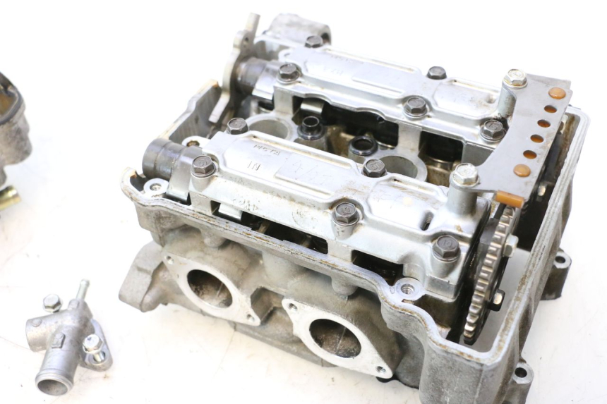 photo de TESTATA HONDA FJS SILVER WING SILVERWING 400 (2005 - 2008) - Angolazione alternativa