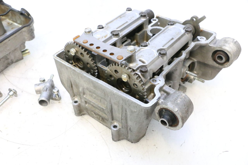 photo de TESTATA HONDA FJS SILVER WING SILVERWING 400 (2005 - 2008) - Panoramica del profilo