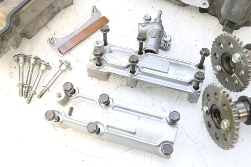 photo de TESTATA HONDA FJS SILVER WING SILVERWING 400 (2005 - 2008) - Zoom qualità usato