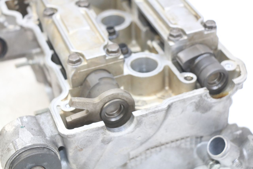 photo de TESTATA HONDA FJS SILVERWING SILVER WING 400 (2009 - 2016) - Caratteristiche distintive