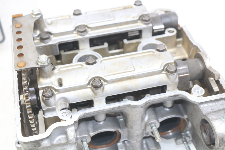 photo de TESTATA HONDA FJS SILVERWING SILVER WING 400 (2009 - 2016) - Zoom sui componenti