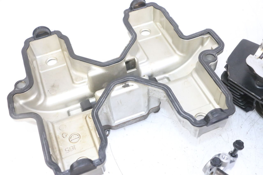 photo de TESTATA SUZUKI GS GSE 500 (2001 - 2003) - Zoom sui componenti