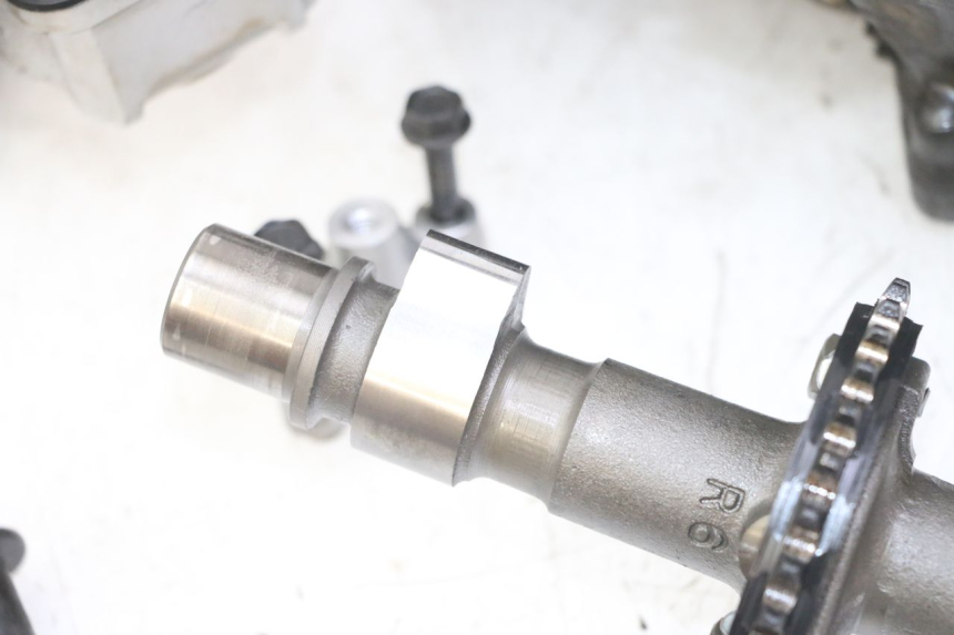 photo de TESTATA SUZUKI GS GSE 500 (2001 - 2003) - Focus sulla struttura