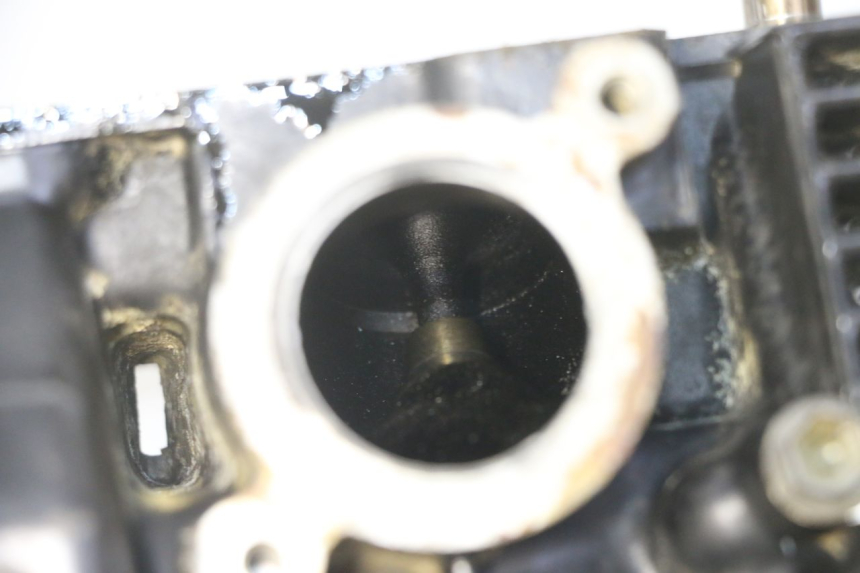 photo de TESTATA SUZUKI GS GSE 500 (2001 - 2003) - Primo piano tecnico